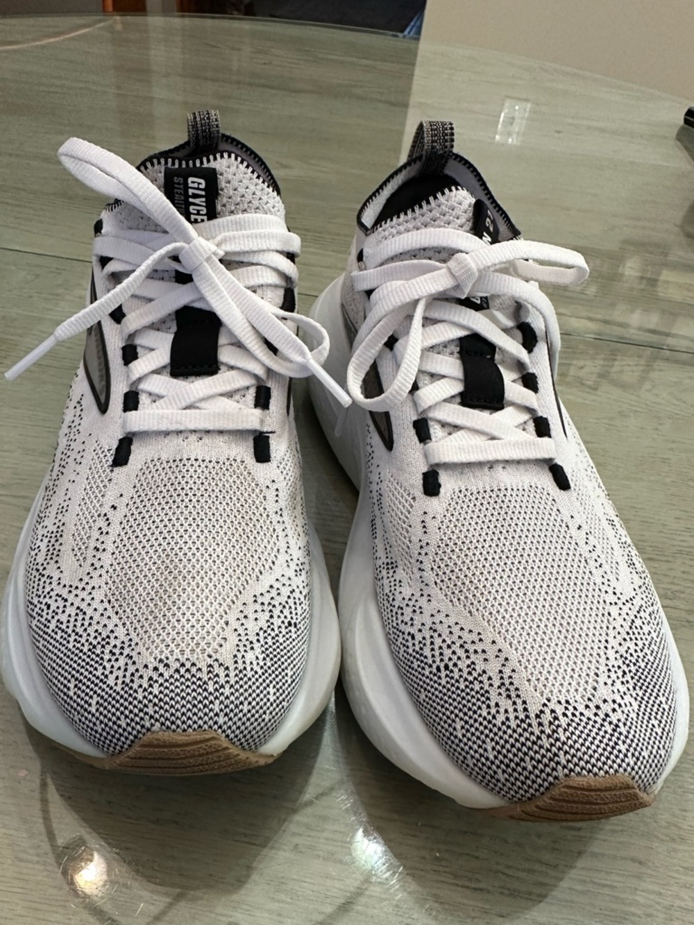 Brooks White and Black Women's Running Sneakers.  Glycerin - Picture 2 of 8